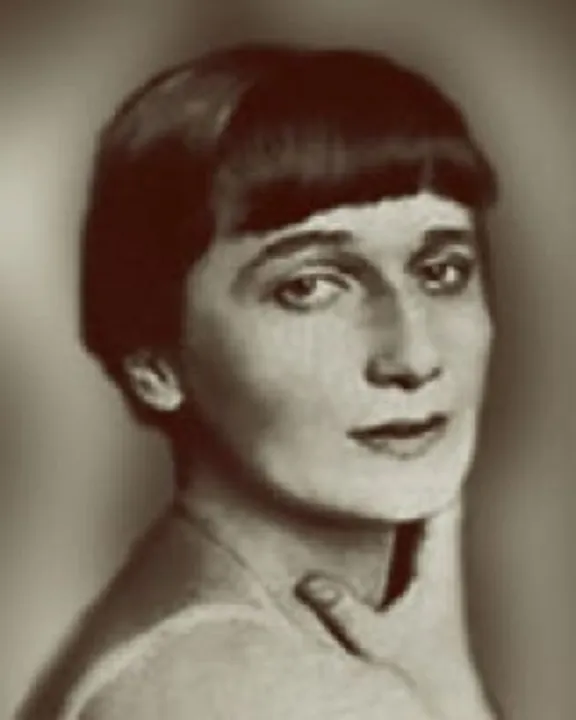 Анна Ахматова. Сборник стихов БЕЛАЯ СТАЯ (1917)